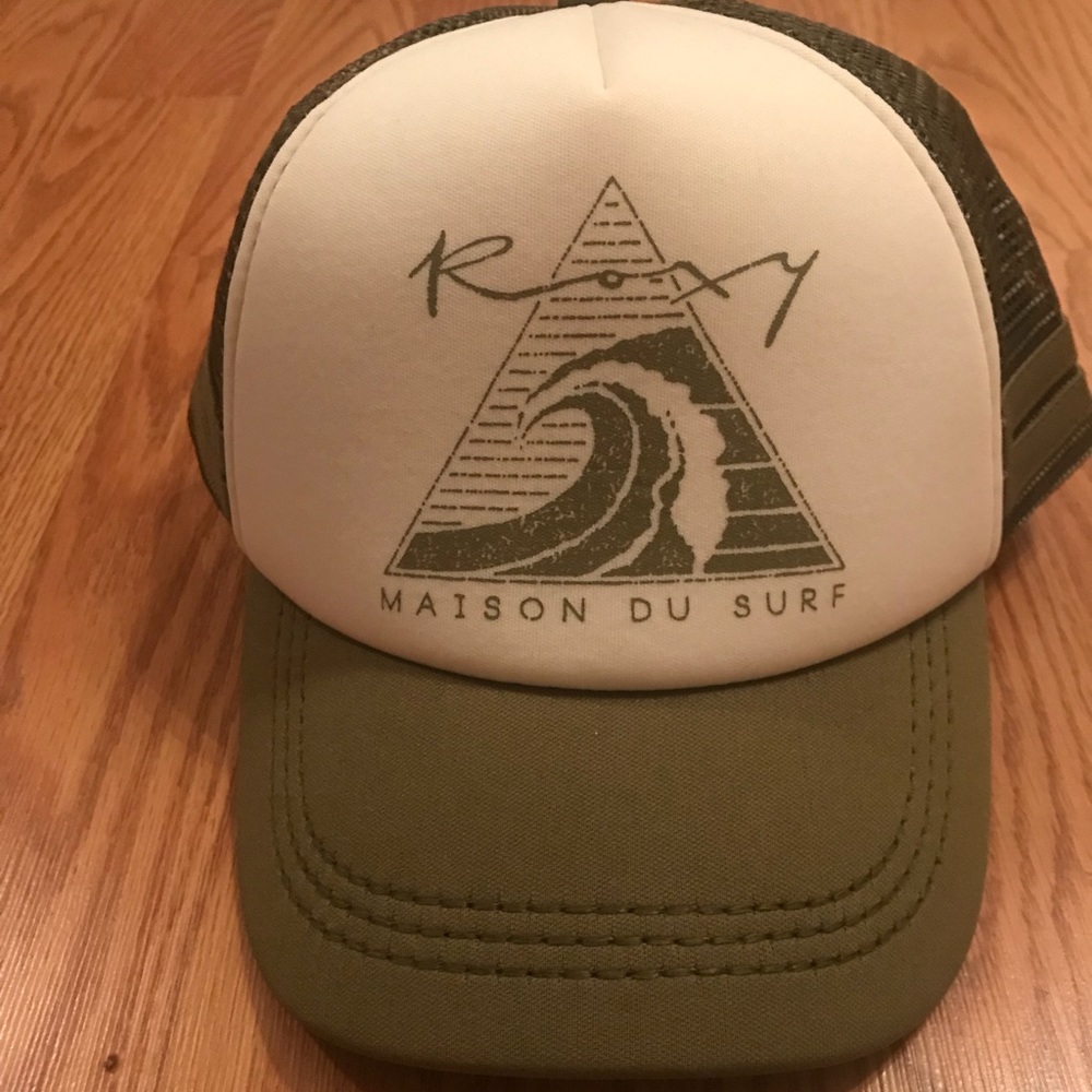 Roxy trucker hat